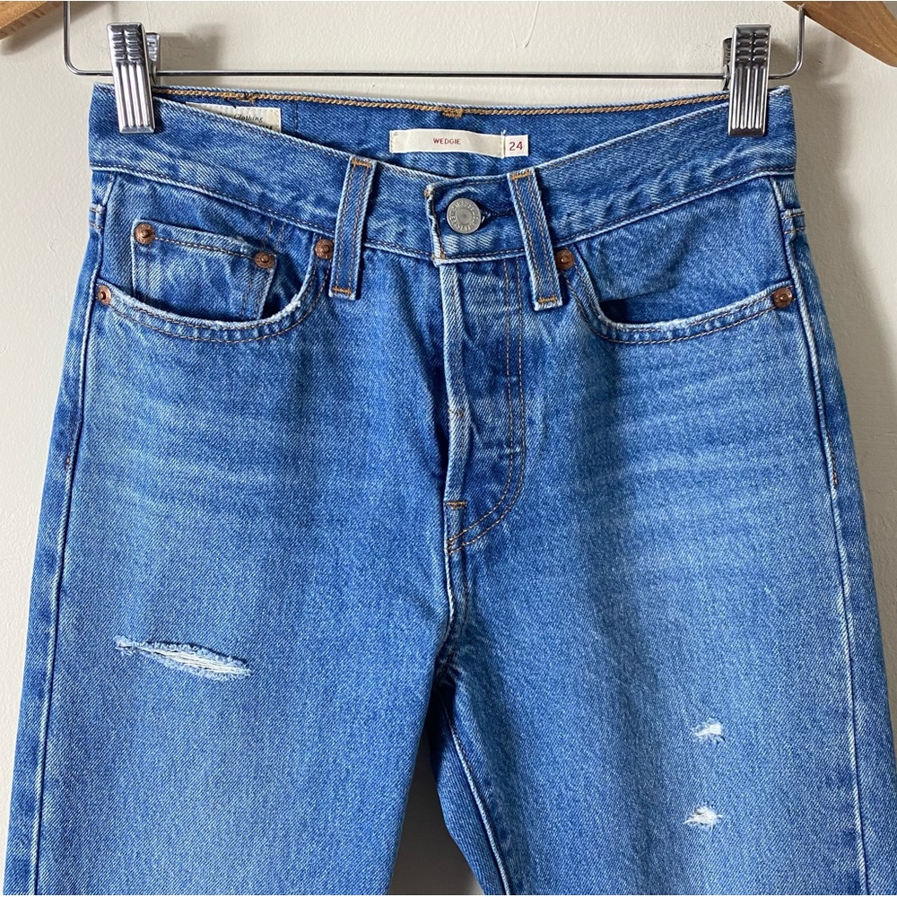 Levi’s Wedgie Icon High Rise Jeans in Athens Asleep Medium Wash - 24 - Picture 8 of 16